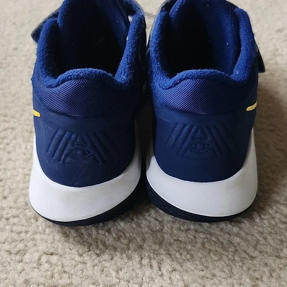 Nike Kyrie Flytrap 4 Shoes size 2.5 - Picture 3 of 3